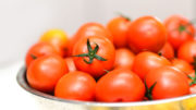 El licopeno es un pigmento natural derivado de los alimentos, perteneciente a los carotenoides, que se utiliza en la elaboración de alimentos y se enriquece principalmente en frutas y verduras de color rojo, como los tomates. Foto: MaxPixel
