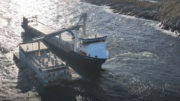 Barco en Noruega con FM Bulk Handling - Descargador de barcos Fjordvejs cargando pienso para peces. Foto: FM Bulk Handling